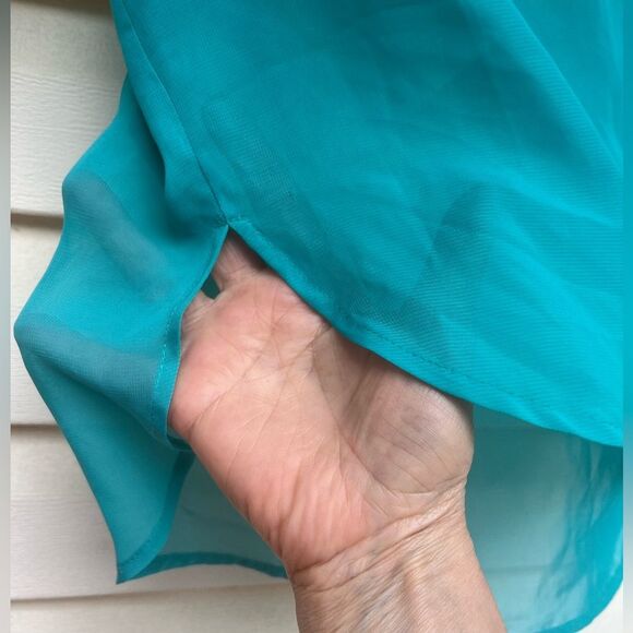 Aqua turquoise short sleeved sheer, high low blouse, size Small - Picture 5 of 6